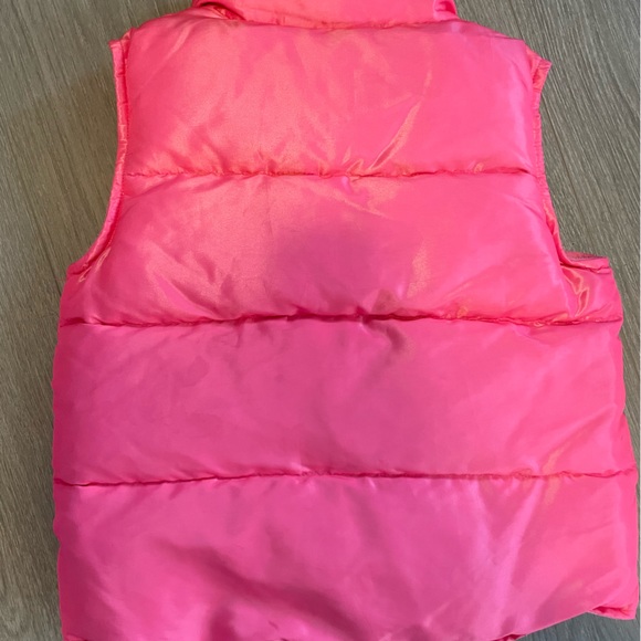 Neon pink puffer vest - Picture 3 of 4